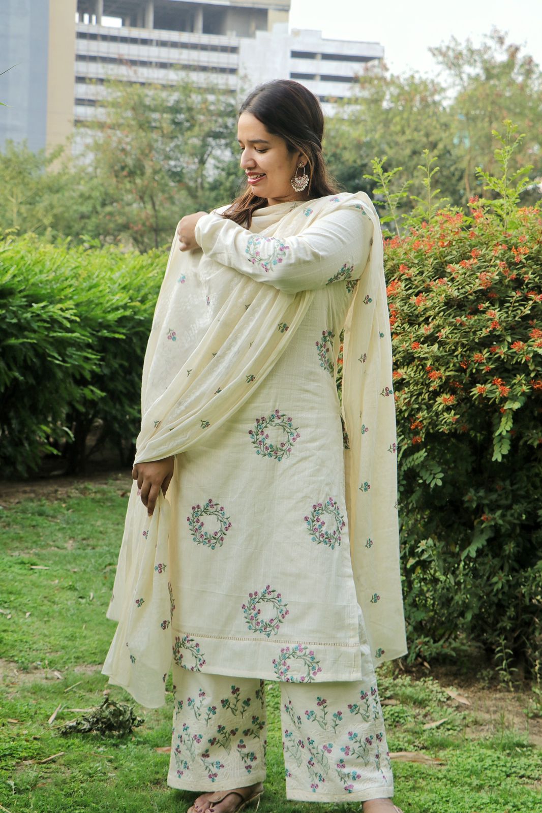 NOOR ivory set